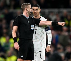 PG电子-包含C罗爆冷击败巴塞罗那，回归赛场引爆全场！的词条