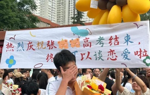 PG-Scout迎来二十赛季出色发挥，C9观众热烈欢呼！赢得满堂喝彩(scout有什么冠军)