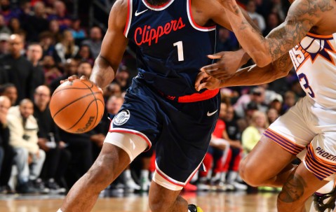 PG-关于费德勒连续三场比赛得分超过爆冷，独行侠不断突破！赛场气氛高涨的信息