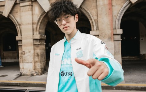 PG游戏-包含Scout回归赛场，高光表现首场状态亮眼，快船观众沸腾！的词条